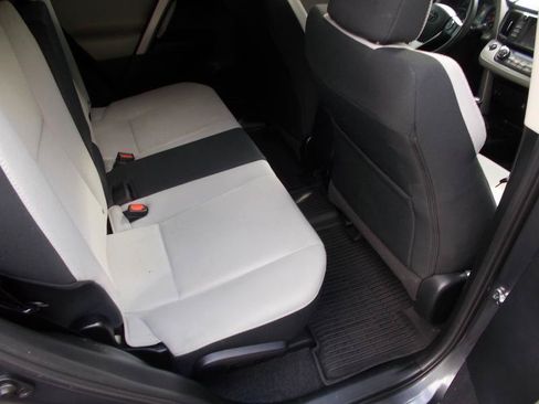Used 2017 Toyota RAV4 XLE AWD/4WD image 23