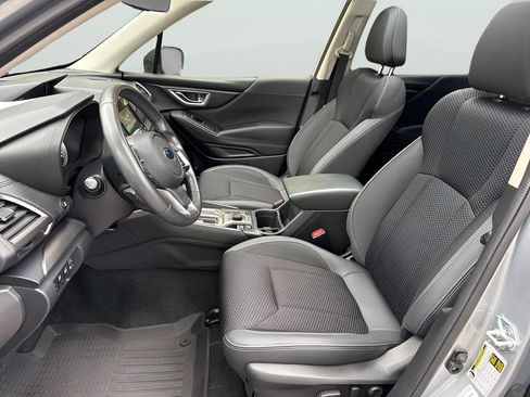 Used 2023 Subaru Forester Premium AWD/4WD image 17