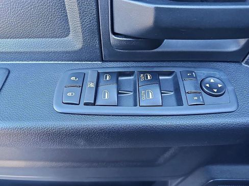 Used 2017 RAM 1500 Express image 12