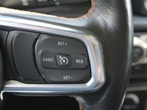 Used 2021 Jeep Wrangler Unlimited Sahara AWD/4WD image 21