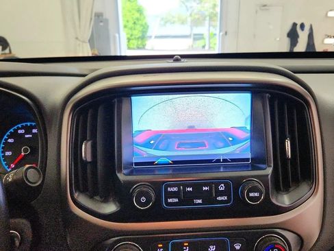 Used 2018 Chevrolet Colorado Z71 AWD/4WD image 17