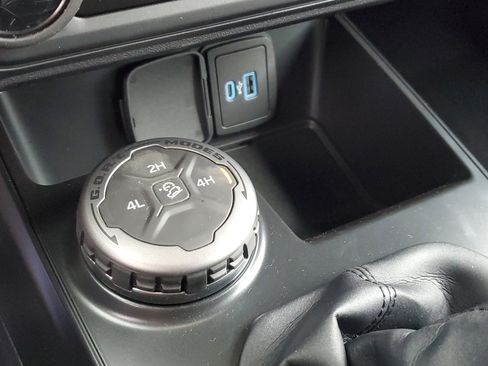 New 2025 Ford Bronco 4-Door image 28