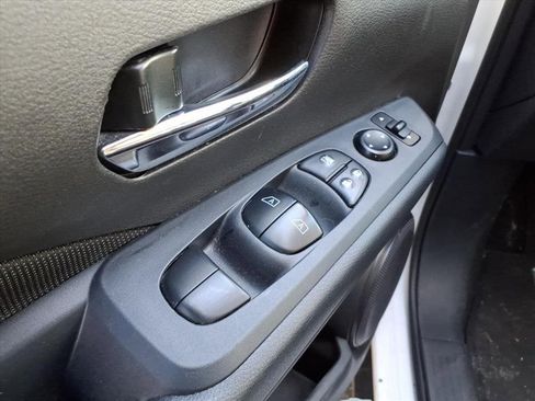 Used 2023 Nissan Kicks SV image 13