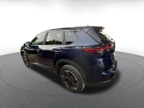 Used 2025 Nissan Rogue SV AWD/4WD image 5