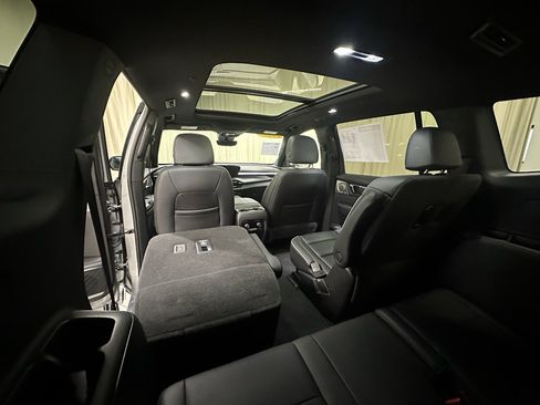 Certified 2025 Buick Enclave Avenir image 23