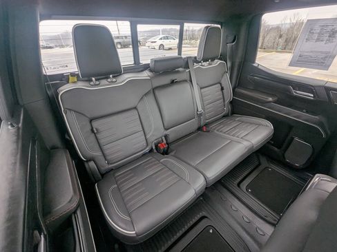 Used 2024 GMC Sierra 1500 AT4X image 28