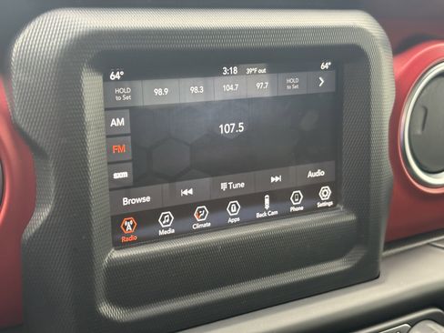 Used 2020 Jeep Wrangler Rubicon w/ Steel Bumper Group image 19