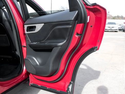 Used 2018 Jaguar F-PACE S image 48