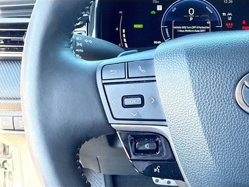 Used 2025 Toyota Camry SE image 36