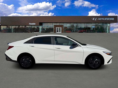 New 2026 Hyundai Elantra SEL Sport Premium FWD image 9