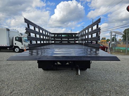 Used 2011 Ford F750 2WD Regular Cab Super Duty image 9