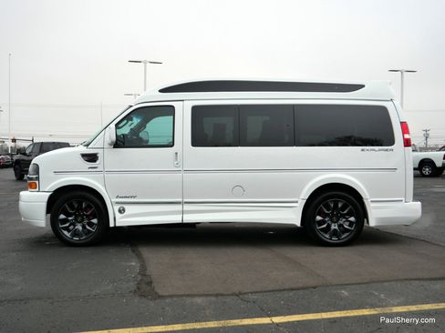 Used 2023 Chevrolet Express 2500 image 13