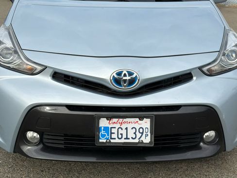 Used 2016 Toyota Prius V Five FWD image 13