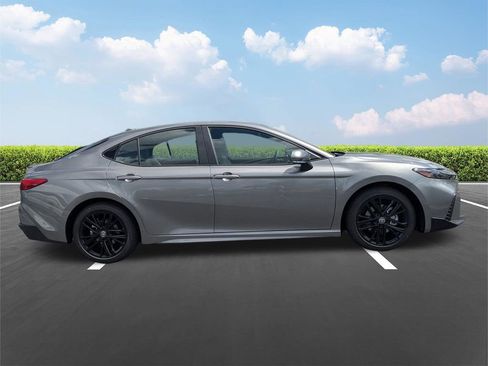 New 2026 Toyota Camry SE w/ Convenience Package FWD image 3