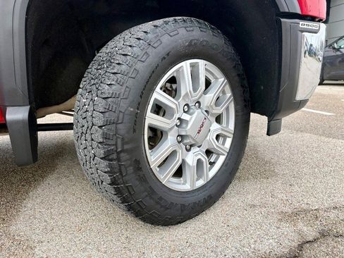 Used 2024 GMC Sierra 2500 SLT w/ SLT Premium Package image 11