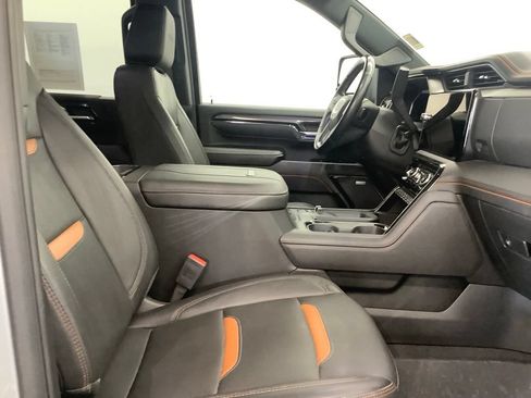 Used 2024 GMC Sierra 2500 AT4 w/ AT4 Premium Plus Package AWD/4WD image 31