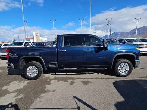 Used 2021 Chevrolet Silverado 2500 LTZ w/ Z71 Off-Road Package image 2