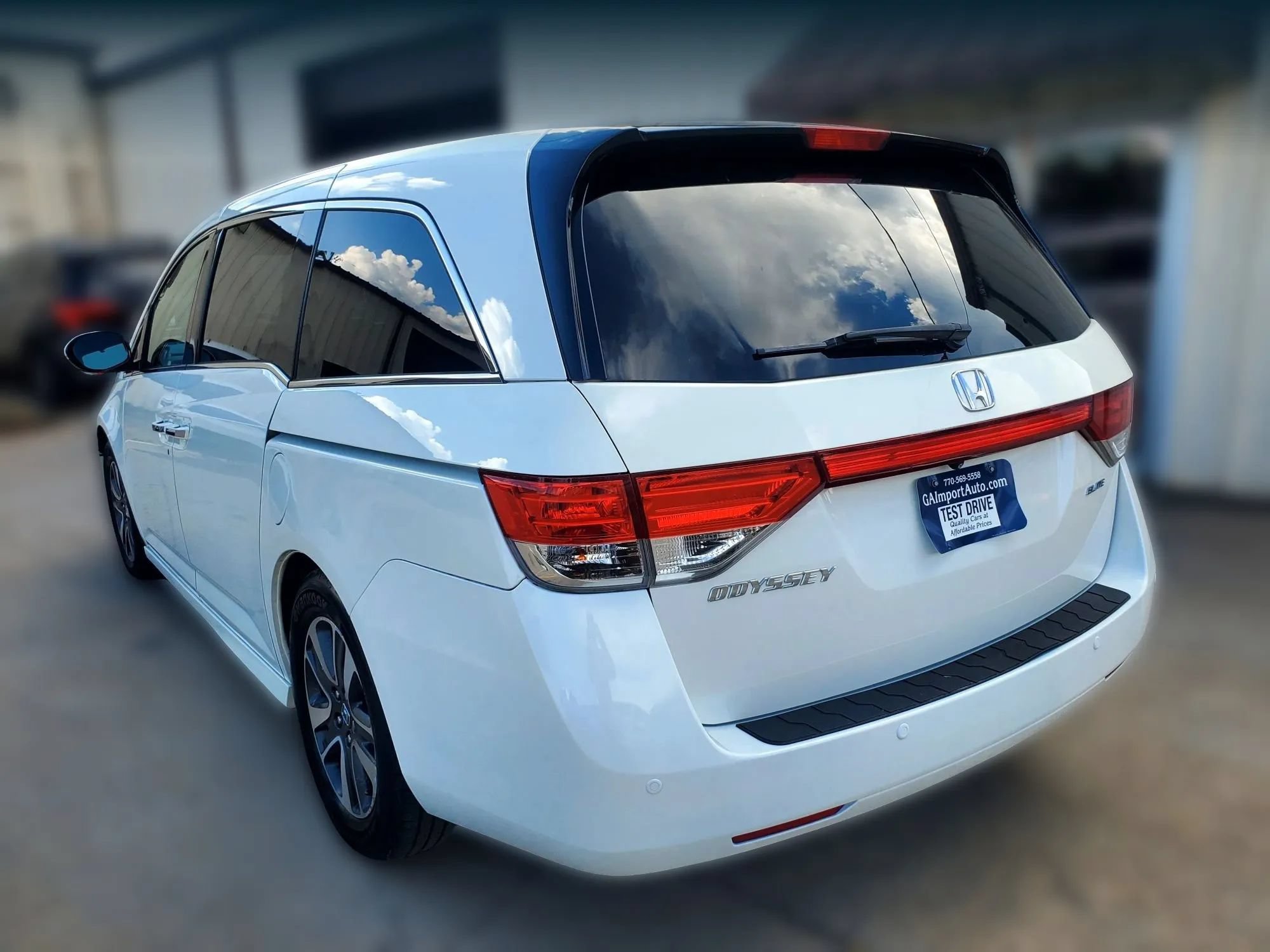 Used 2015 Honda Odyssey Touring Elite image 13