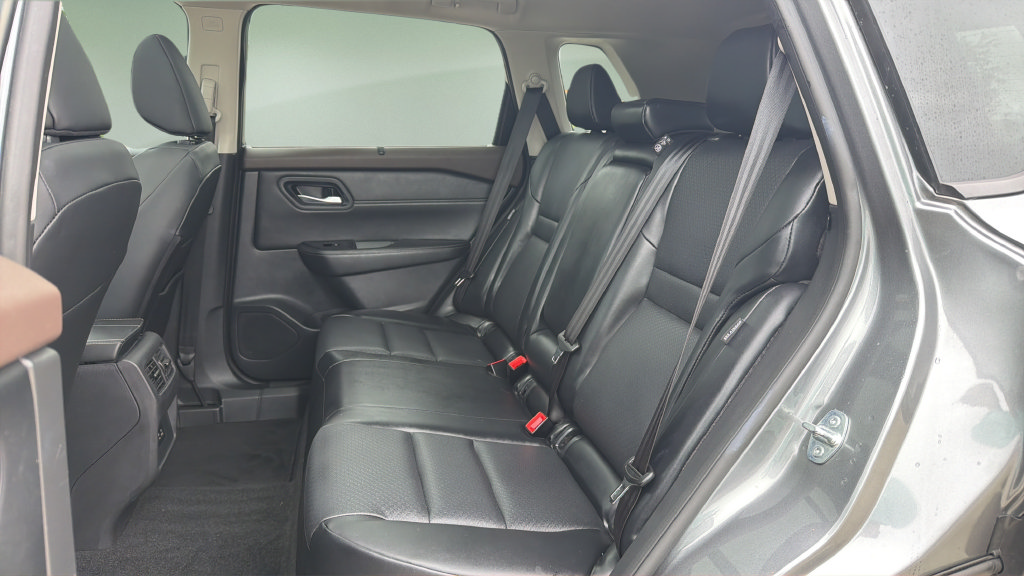 Certified 2023 Nissan Rogue SV w/ SV Premium B Package AWD/4WD image 12