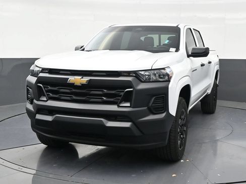 Used 2026 Chevrolet Colorado W/T w/ WT Custom Package RWD image 8