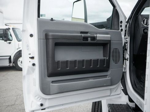 Used 2019 Ford F750 2WD Regular Cab Super Duty image 31