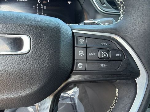 Used 2025 Jeep Grand Cherokee L Laredo w/ Luxury Tech Group I RWD image 28