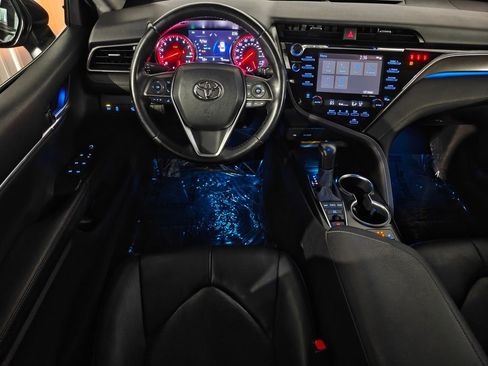Used 2020 Toyota Camry XSE FWD image 5