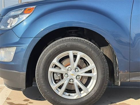 Used 2017 Chevrolet Equinox LT w/ Convenience Package image 4