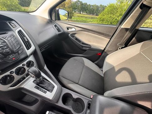 Used 2013 Ford Focus SE FWD image 23