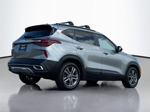 Used 2023 Kia Seltos S AWD/4WD image 2