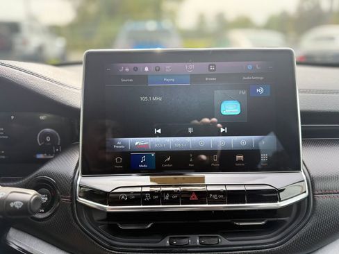 Used 2022 Jeep Compass Trailhawk w/ Trailhawk Elite Group image 18