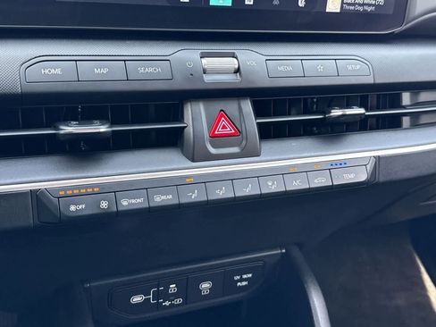 Used 2025 Kia K4 LXS image 23