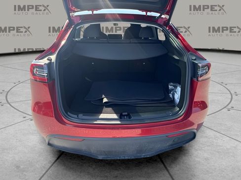 Used 2024 Tesla Model Y Long Range AWD/4WD image 24