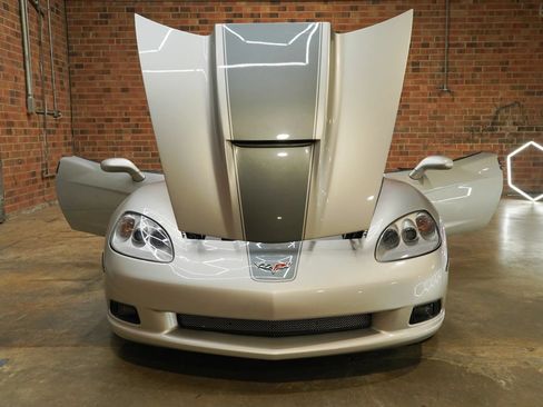 Used 2008 Chevrolet Corvette Convertible w/ Preferred Equipment Group RWD image 23