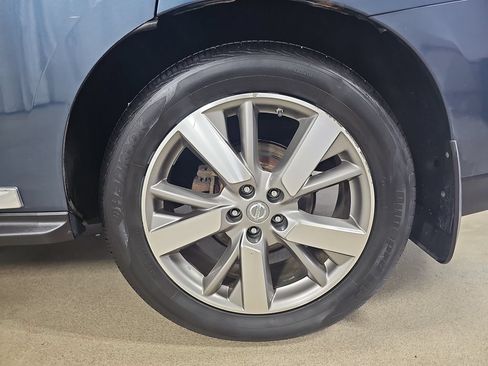 Used 2014 Nissan Pathfinder Platinum w/ Platinum Premium Package AWD/4WD image 39