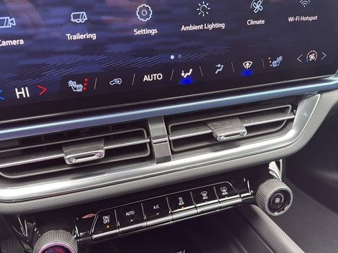 New 2026 Chevrolet Equinox EV LT image 33