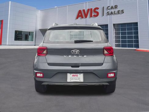 Used 2025 Hyundai Venue SEL FWD image 7