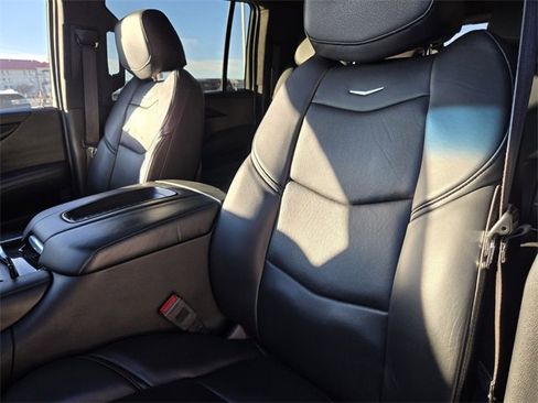 Used 2020 Cadillac Escalade ESV Platinum image 15