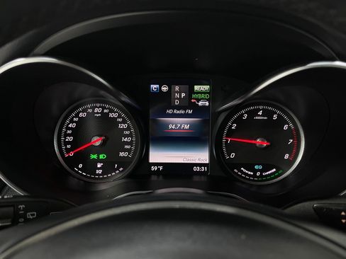 Used 2019 Mercedes-Benz GLC 350e 4MATIC image 24