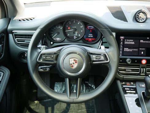 New 2025 Porsche Macan image 9