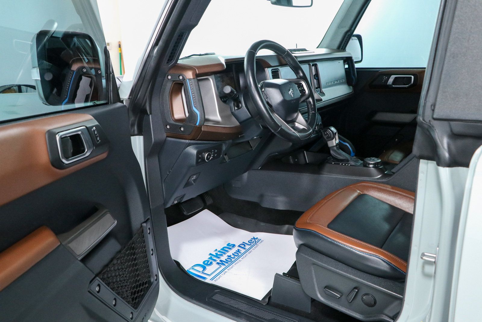 Used 2021 Ford Bronco Outer Banks w/ Sasquatch Package AWD/4WD image 3