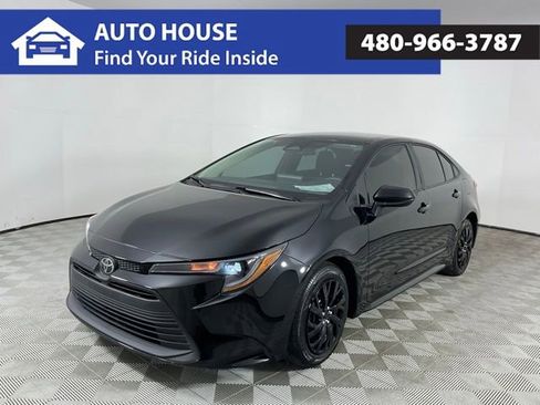 Used 2025 Toyota Corolla LE FWD image 1