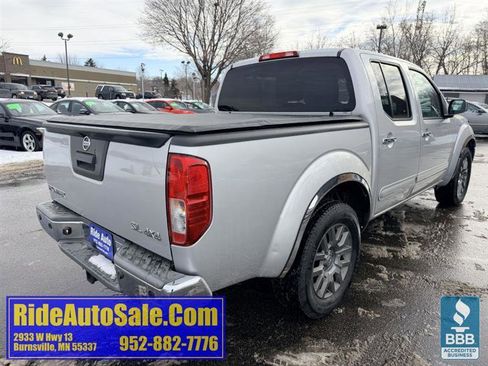 Used 2013 Nissan Frontier SL w/ Moonroof Pkg image 5