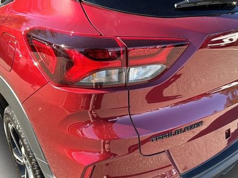 Used 2022 Chevrolet TrailBlazer RS image 34