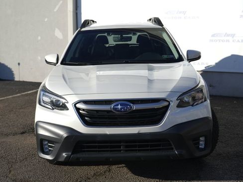 Used 2022 Subaru Outback Premium image 7