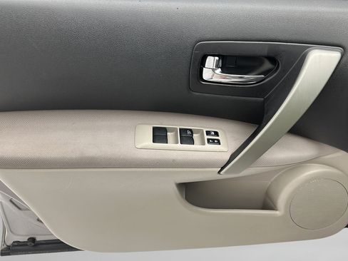 Used 2014 Nissan Rogue S AWD/4WD image 12