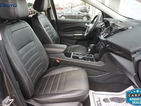 Used 2017 Ford Escape Titanium AWD/4WD image 25