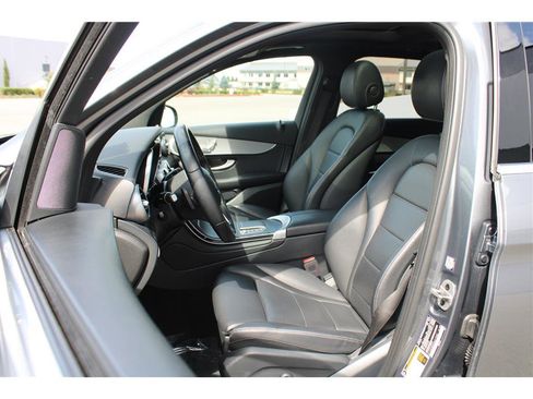 Used 2021 Mercedes-Benz GLC 300 4MATIC image 8