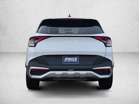 Used 2025 Kia Sportage LX image 6