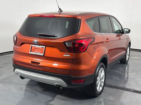 Used 2019 Ford Escape SE FWD image 5
